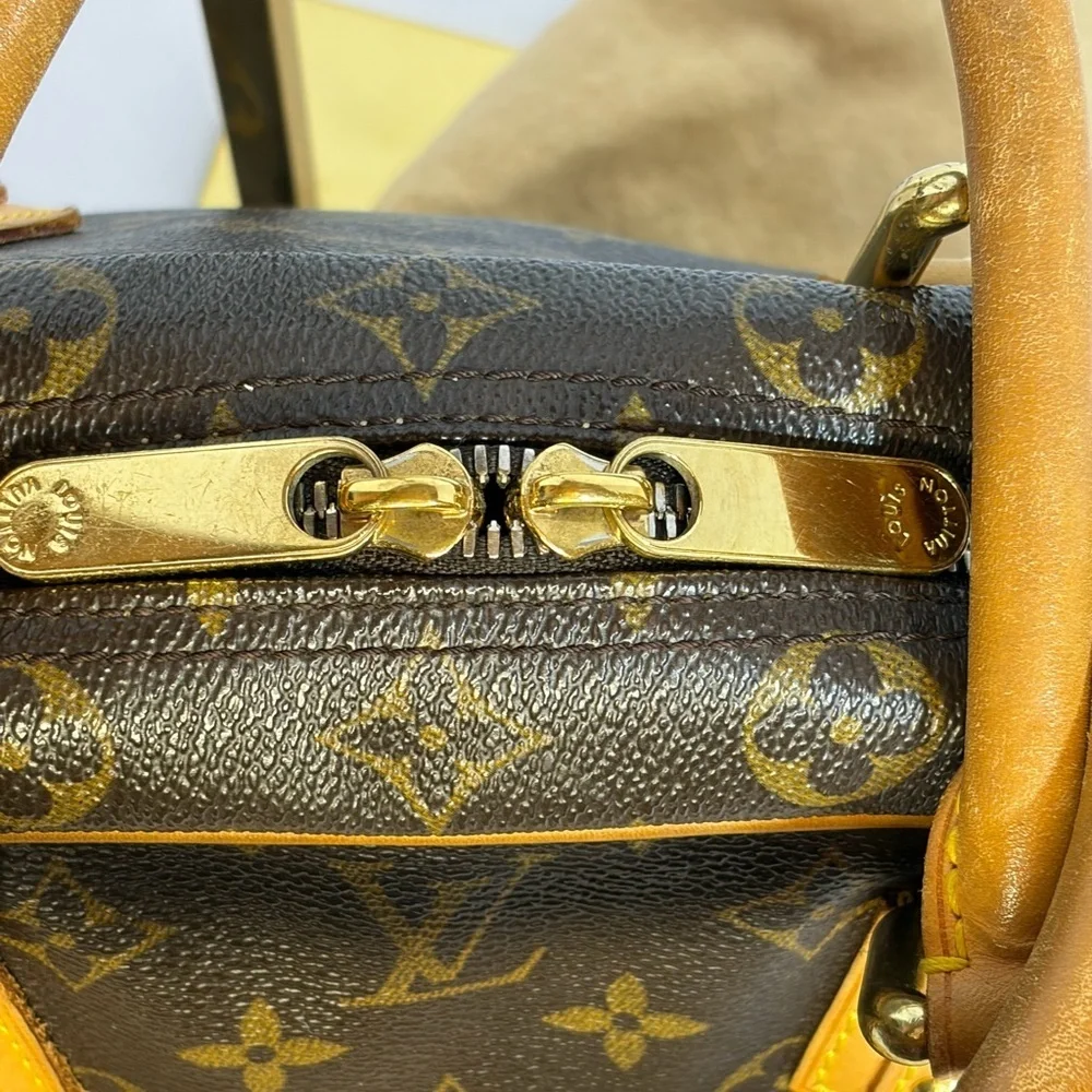 AUTHENTIC Louis Vuitton Monogram Manhattan PM